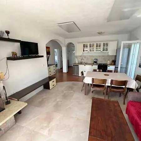 Croatia Holidays With Pool & Sauna, Near Sandy - Rab Agata شقة